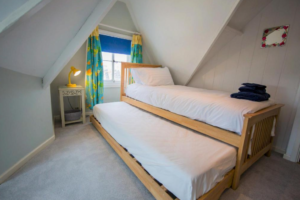 Comfortable 3-bedroom serviced apartments on Trinity Street, Birkenhead. Close to transport, business parks, and attractions. Book Now