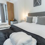 Book Short Let Rentals in Reading, your ideal corporate accommodation for 1 week, 1 month or longer. We offer cheaper rates than hotels!