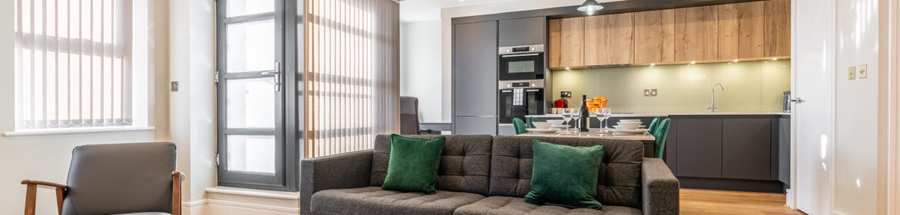 Luxury Accommodation in Reading – Bond House | Urban Stay Experience luxury accommodation in Reading for short lets and corporate relocation to Berkshire. Central location near Reading Station.