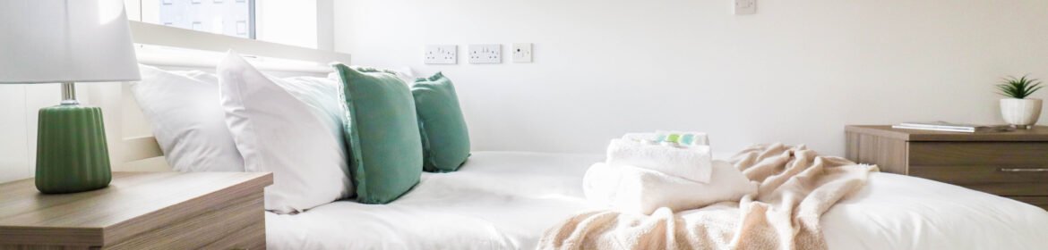 Book Southampton Serviced Apartments near the city centre and transport. Our Corporate Accommodation in Hampshire is cheaper than hotels!