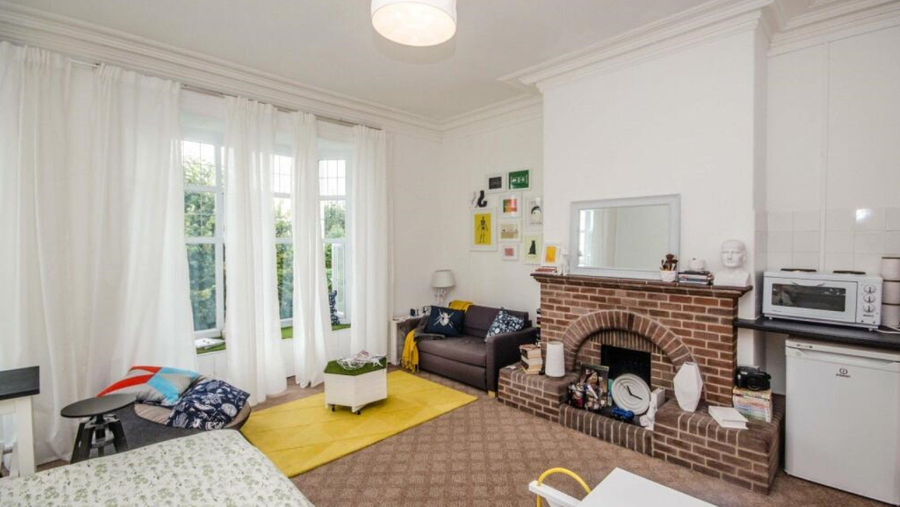 Serviced Apartments Chester Heights offer comfort near transport, shopping, and historic sights. Perfect for business and leisure stays.