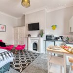 Our Serviced Apartments Chester Heights are near transport, shops, and historic sights. Book Your Ideal business accommodation in Cheshire!