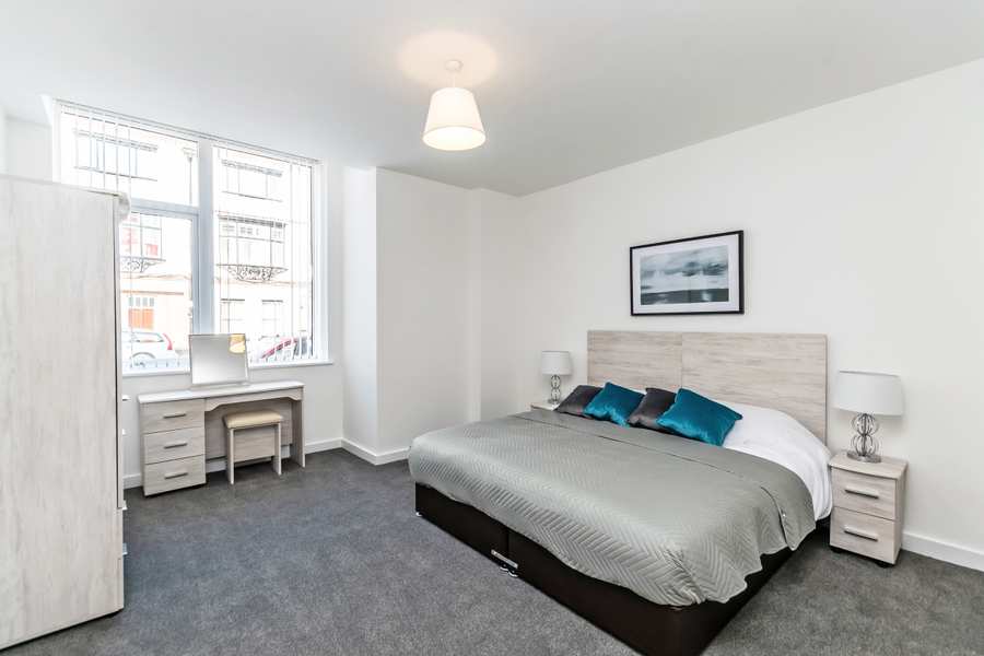 Book Serviced Accommodation in Chester – Near Chester Zoo, Cathedral, and River Dee with modern amenities and free Wi-Fi.