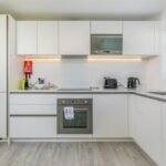 Book stylish holiday rentals in Reading. Enjoy modern apartments with excellent transport links, perfect for business or leisure stays.