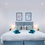 Book Short Let Apartments Hull for serviced, furnished stays near the city centre. Perfect for short breaks or corporate travel to Yorkshire.