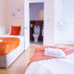 Our Short Term Apartments Luton offer 5-bedroom accommodation near Luton Airport. Perfect for teams, families, and business travellers!