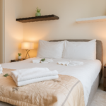 Book Vauxhall Serviced Accommodation located near The London Eye & Vauxhall Tube Station. Vauxhall Apartments features a flat-screen TV.