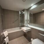 Glasgow Serviced Accommodation in Merchant City. Modern one-bedroom flat near Central Station, shops, dining, and business hubs. Book Now