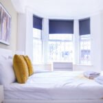 Our Short Term Apartments Luton offer 5-bedroom accommodation near Luton Airport. Perfect for teams, families, and business travellers!