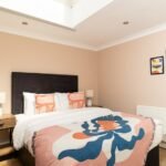 Book Serviced Apartments Hammersmith for a stylish stay with easy access to central London. Perfect for business or leisure.