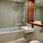 Book Cheap Luxurious Serviced Accommodation in Cambridge near the university and city centre! 24h Reception, Full Kitchen, Bills & Wifi incl