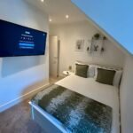 Chertsey Serviced Apartments with parking near Thorpe Park, Heathrow, and London. Perfect for business and leisure stays in Surrey.