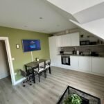 Chertsey Serviced Apartments with parking near Thorpe Park, Heathrow, and London. Perfect for business and leisure stays in Surrey.