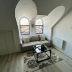 Chertsey Serviced Apartments with parking near Thorpe Park, Heathrow, and London. Perfect for business and leisure stays in Surrey.