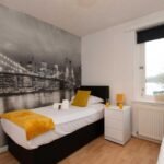 Stay at Premier Chapel Street, part of Glasgow Short Let Apartments. Enjoy Wi-Fi, parking, and easy access to business and city attractions.