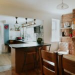 Stylish Horsham Serviced Apartments with garden, Wi-Fi and smart TV. Close to station, business hubs, shops and family attractions. Book Now