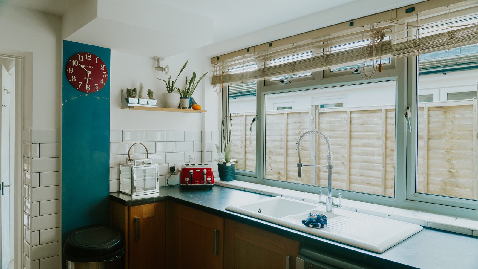 Horsham Serviced Apartments For Short & Long Stays |Urban Stay Stylish-Horsham-Serviced-Apartments-with-garden,-Wi-Fi-and-smart-TV.-Close-to-station,-business-hubs,-shops-and-family-attractions.-Book-Now