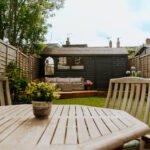 Stylish Horsham Serviced Apartments with garden, Wi-Fi and smart TV. Close to station, business hubs, shops and family attractions. Book Now