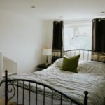 Stylish Horsham Serviced Apartments with garden, Wi-Fi and smart TV. Close to station, business hubs, shops and family attractions. Book Now