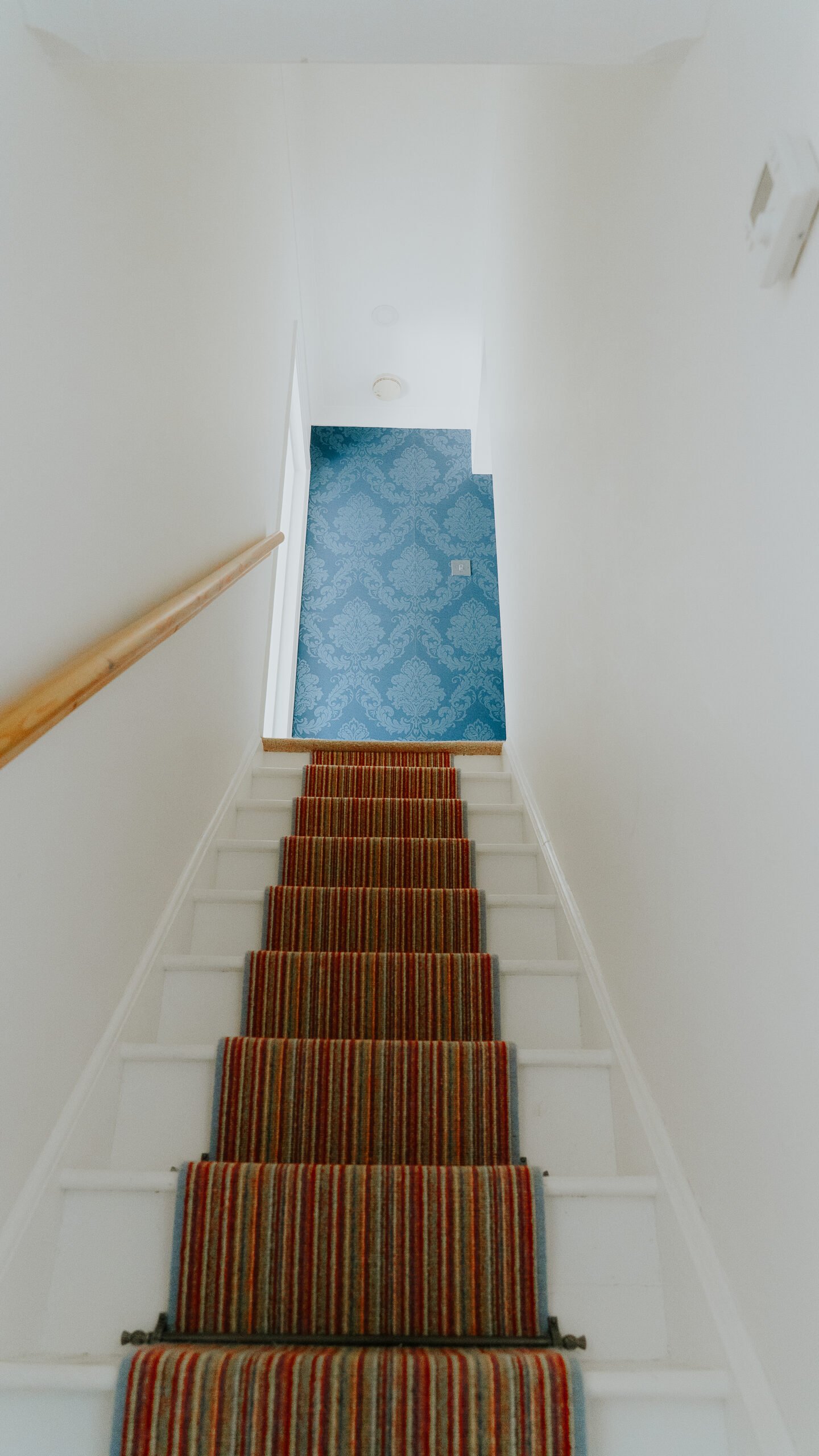 Horsham Serviced Apartments For Short & Long Stays |Urban Stay Stylish-Horsham-Serviced-Apartments-with-garden,-Wi-Fi-and-smart-TV.-Close-to-station,-business-hubs,-shops-and-family-attractions.-Book-Now