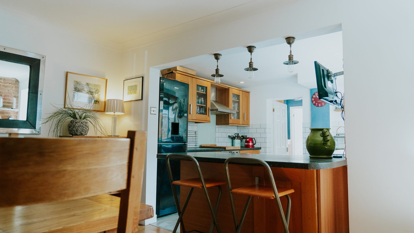 Horsham Serviced Apartments For Short & Long Stays |Urban Stay Stylish-Horsham-Serviced-Apartments-with-garden,-Wi-Fi-and-smart-TV.-Close-to-station,-business-hubs,-shops-and-family-attractions.-Book-Now