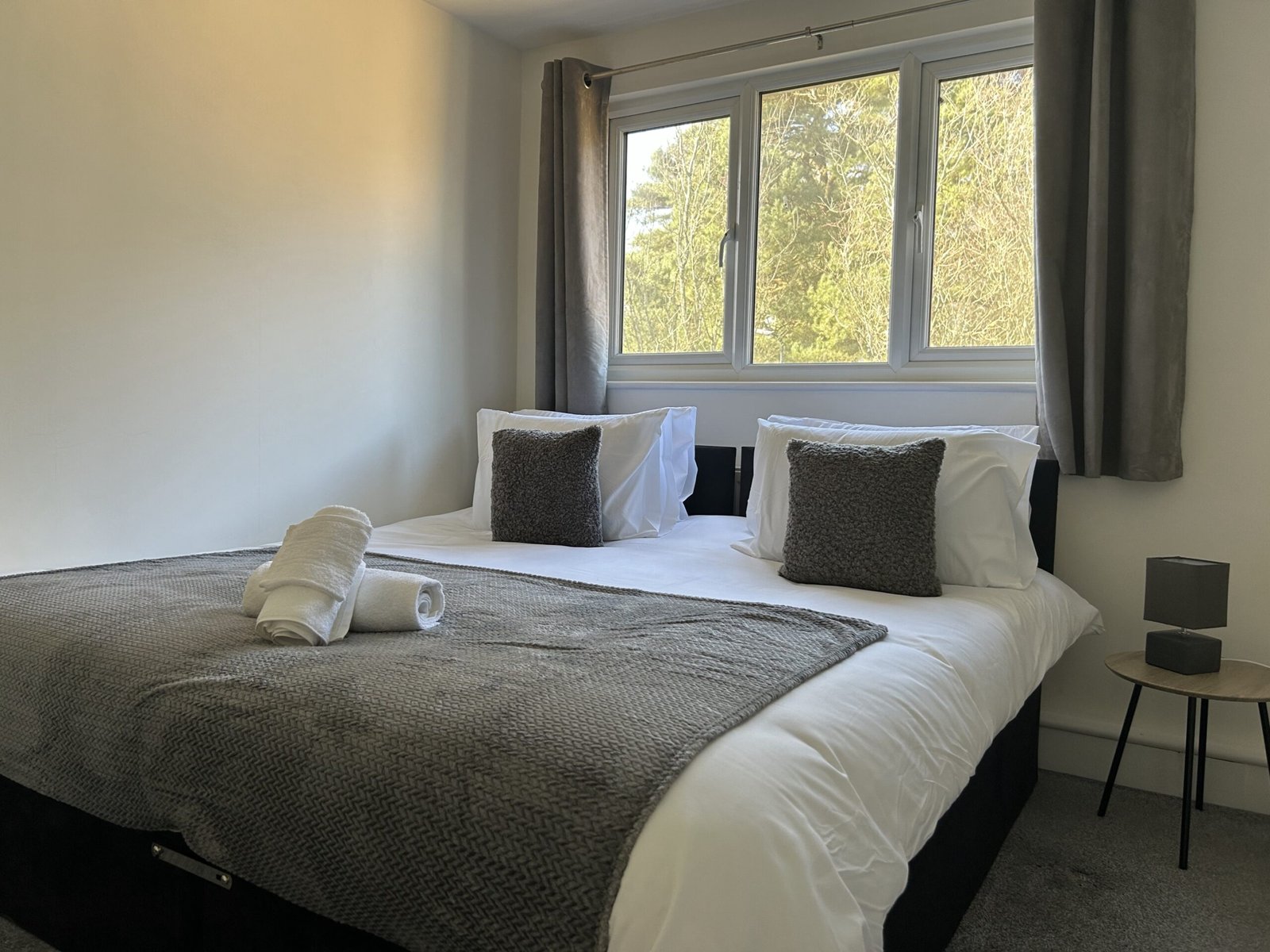 Accommodation Near Gatwick Airport in Crawley with free parking, great transport links, and comfort for business or leisure stays. Book Now