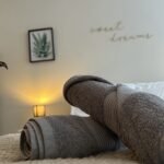 Horsham Serviced Accommodation with free parking near station, business parks and attractions. Ideal for business and leisure stays.Book now