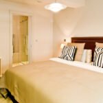 Modern London Holiday Accommodation near Bank, Cannon Street and London Bridge. Stay close to attractions, business hubs, and transport links.