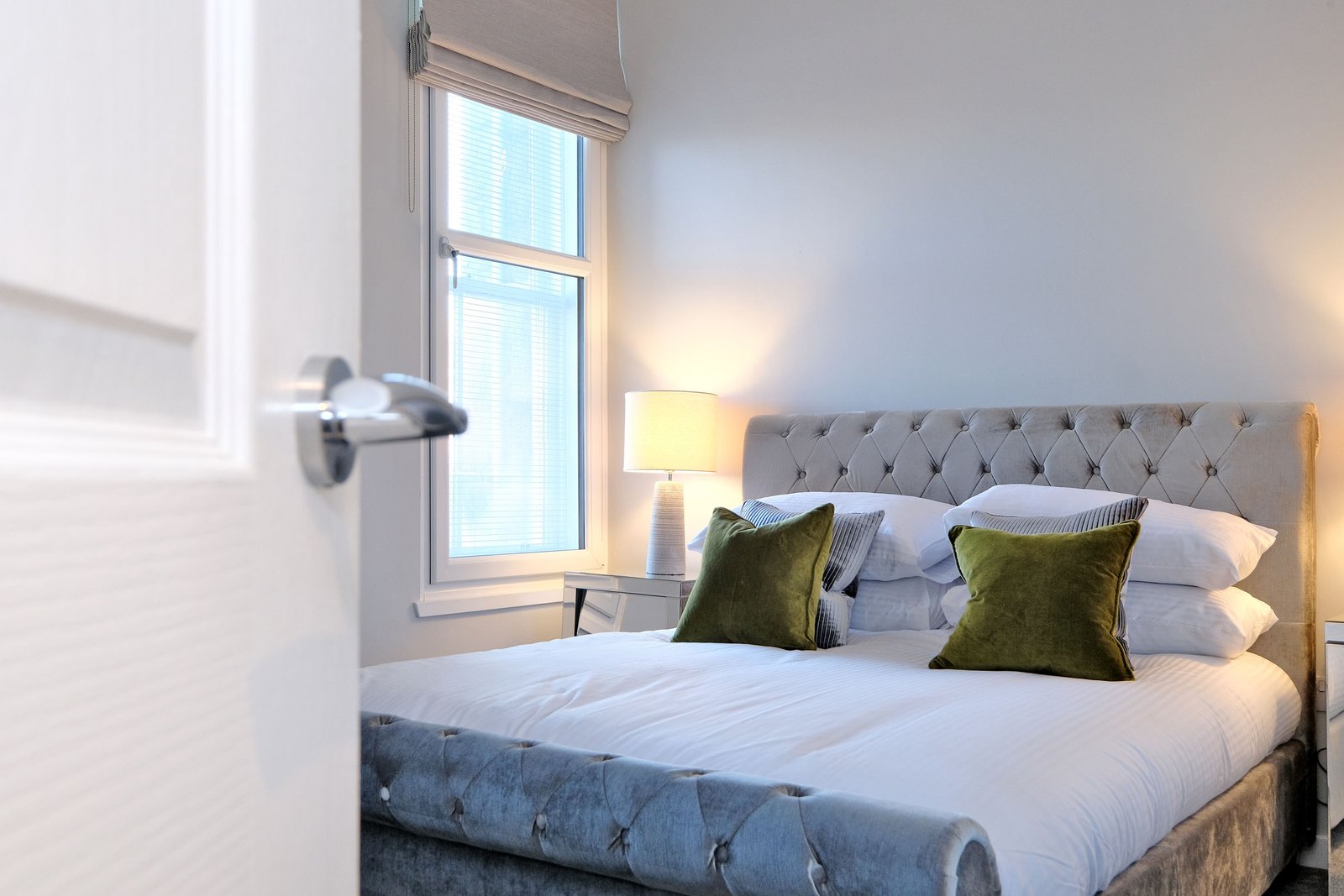 Aberdeen Corporate Rentals – City Centre Apartments | Urban stay Book-Aberdeen-Corporate-Rentals-at-Union-House.-Modern-serviced-apartments-in-the-city-centre,-perfect-for-business-and-leisure-stays.