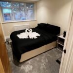 Horsham Serviced Accommodation with free parking near station, business parks and attractions. Ideal for business and leisure stays.Book now