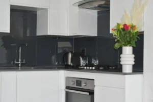 Serviced Apartments Hornchurch with modern comfort, parks, shops and quick London links – perfect for business or leisure. Book Now