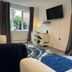 Chichester Serviced Accommodation with garden, parking and easy transport to business parks and attractions. Book West Sussex Apartments now