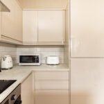 Stay at Short Let Apartments Plymouth in Mutley, Plymouth. Perfect for work or leisure, near transport, attractions, and local facilities.