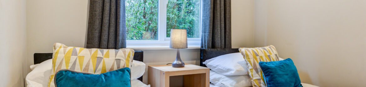 Corporate Rentals Crawley For Leisure Stays | Urban Stay Modern corporate rentals in Crawley at Copthorne Court. Close to Gatwick, Manor Royal, and town centre. Ideal for business and leisure stays.