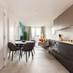 Modern short term apartments in Leeds City Centre, ideal for business and leisure stays near shops, offices, transport, and top attractions.