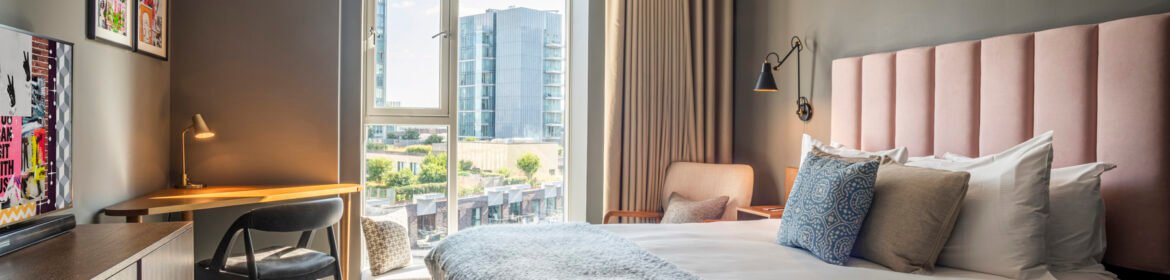 Short Term Apartments Aldgate For Leisure Stays | Urban Stay Stay at Short Term Apartments Aldgate near Tower Bridge and Liverpool Street. Perfect for business and leisure in London’s vibrant East End.