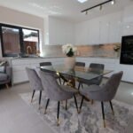 Stay at Short Let Apartments Farnborough with garden, parking, and modern amenities. Perfect for business & leisure near transport links.