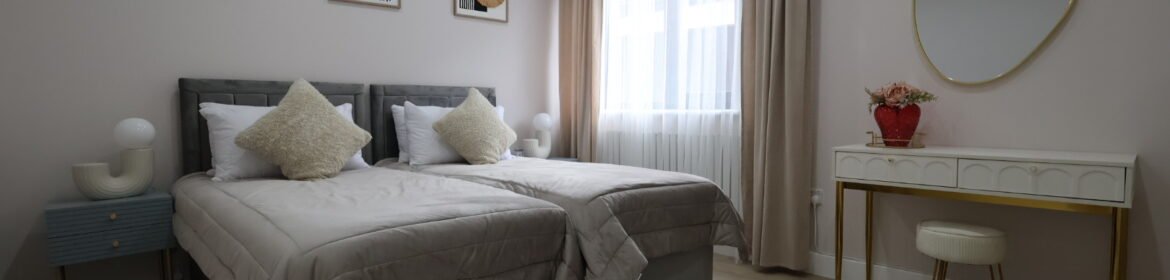 Short Let Apartments Farnborough For Leisure Stays | Urban Stay Stay at Short Let Apartments Farnborough with garden, parking, and modern amenities. Perfect for business & leisure near transport links.