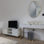 Stay at Short Let Apartments Farnborough with garden, parking, and modern amenities. Perfect for business & leisure near transport links.