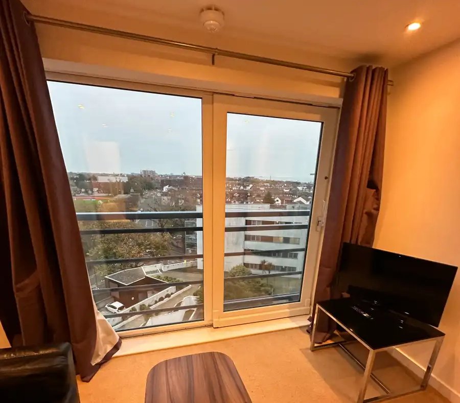 Holiday Rentals Portsmouth at Crescent Building, Gunwharf Quays, offering modern 1-bed apartments near shops, transport, and top attractions.