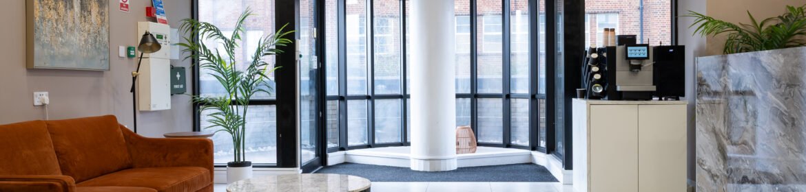 Holiday Rentals Brentford For Short & Long Stays | Urban Stay Holiday Rentals Brentford offer modern apartments near transport, attractions and business hubs in West London. Book Now