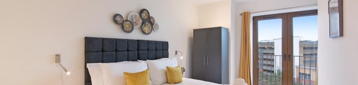 Serviced Accommodation St Albans – Ziggurat House | Urban Stay Book the best short let Serviced Accommodation St Albans near the city centre. Ideal for corporate relocations & shorts stays in Hertfordshire