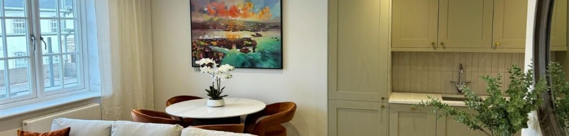 Serviced Apartments in Bath For Short & Long Stays | Urban Stay Stay at Rolleston Street for stylish serviced apartments in Bath. Enjoy modern amenities, city attractions, transport links, & business hubs.