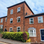 Book Serviced Apartments High Wycombe near Buckinghamshire New University & Wycombe Hospital. We Offer The Best Corporate Rates!