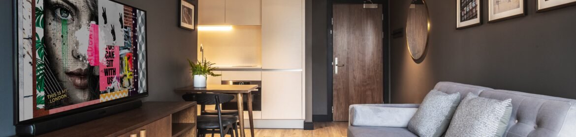 Modern serviced apartments in Aldgate, London – close to Brick Lane and Tower Bridge. Ideal for business and leisure stays. Book Now