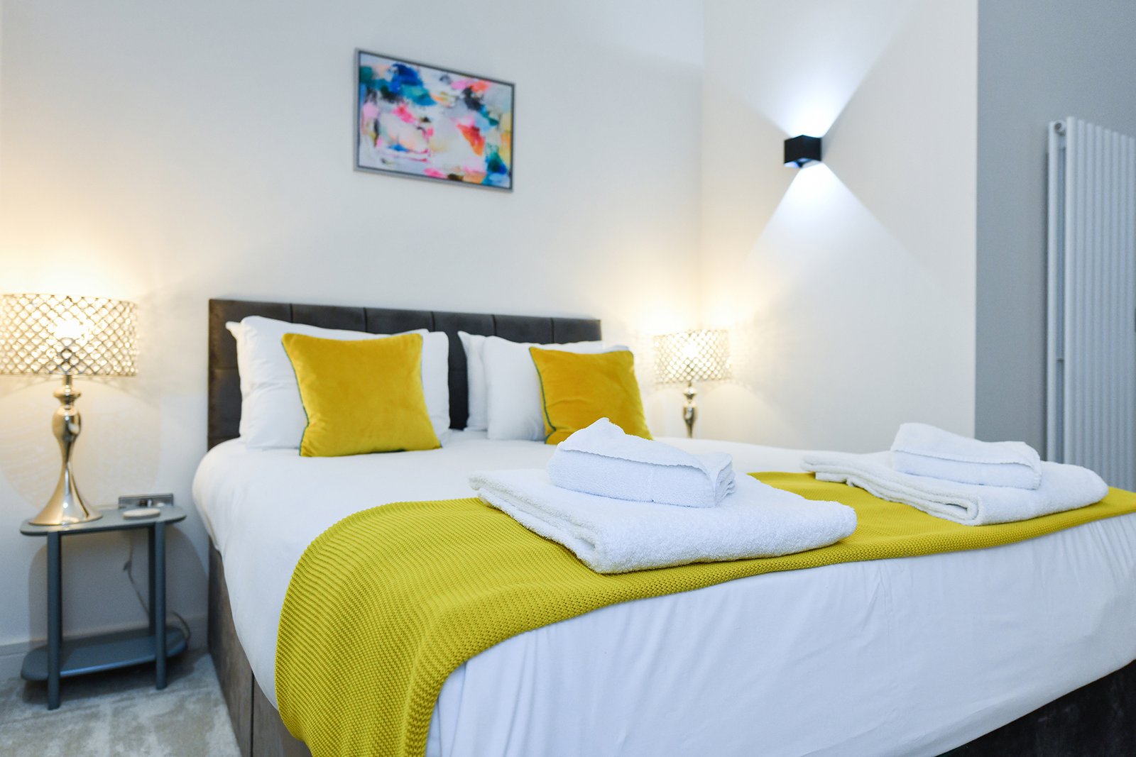 Book Corporate Lets Nottingham for Business Relocation and Extended Stays. We offer Furnished City Centre Flats at cheaper rates than a hotel