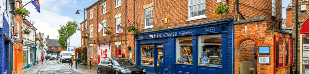 Discover Southwell Accommodation in Nottinghamshire for groups, contactors and families. Book furnished 3-bed serviced apartment with parking