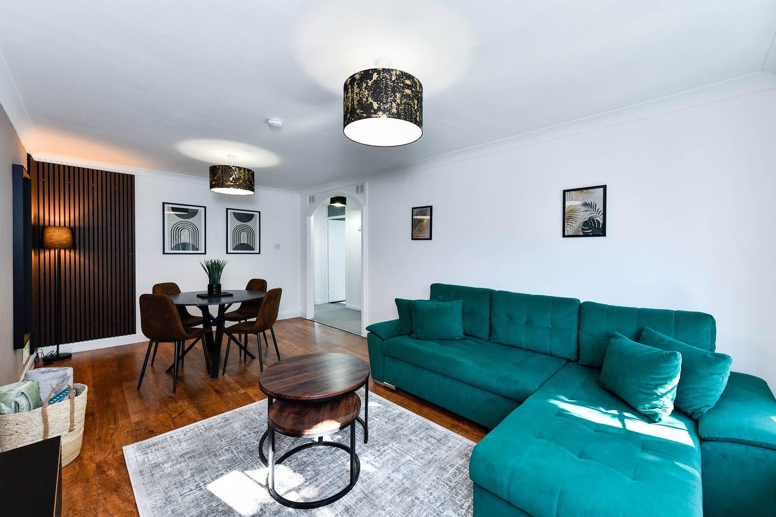 Nottingham Holiday Rentals Midlands – Thoresby Court Apartments Modern-Nottingham-Holiday-Rentals-near-the-city-centre,-train-station-and-university!-Book-furnished-short-let-apartments-for-corporate-stays