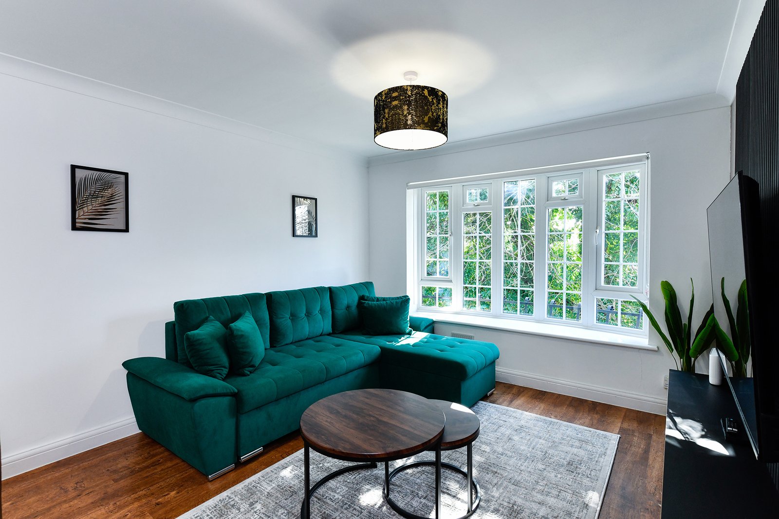 Nottingham Holiday Rentals Midlands – Thoresby Court Apartments Modern-Nottingham-Holiday-Rentals-near-the-city-centre,-train-station-and-university!-Book-furnished-short-let-apartments-for-corporate-stays