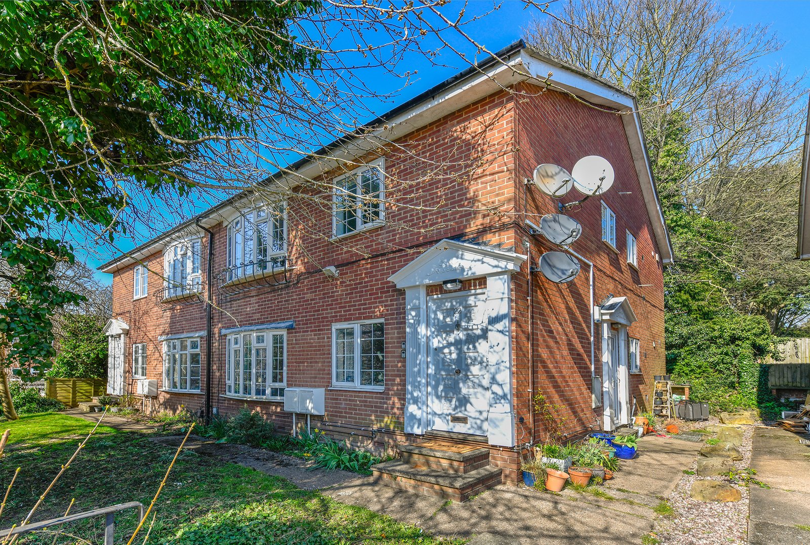 Nottingham Holiday Rentals Midlands – Thoresby Court Apartments Modern-Nottingham-Holiday-Rentals-near-the-city-centre,-train-station-and-university!-Book-furnished-short-let-apartments-for-corporate-stays